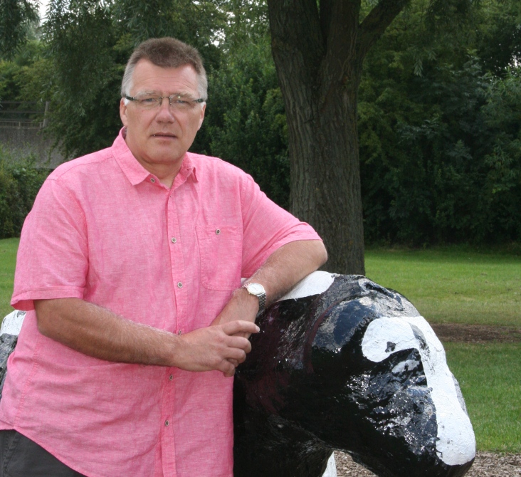 Steve and a concrete cow