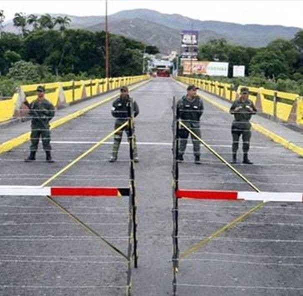 Venezuela closes border with Colombia