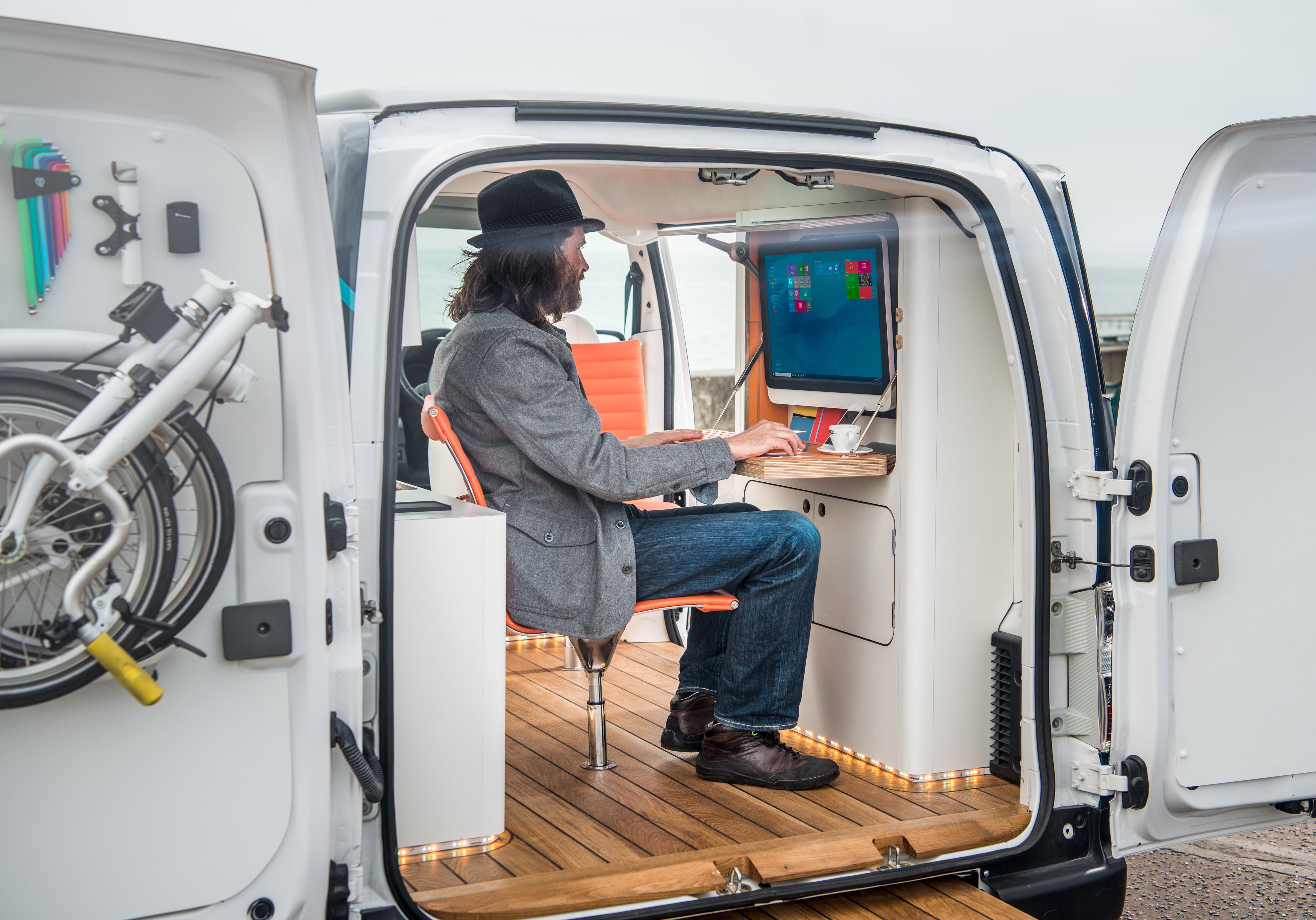 the e-NV200 WORKSPACe