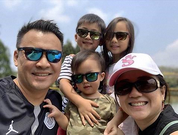 Alvin Ong and family 