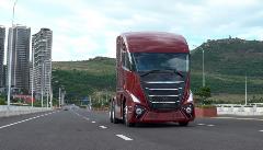 The GCN hydrogen tractor unit on the road in China (1)