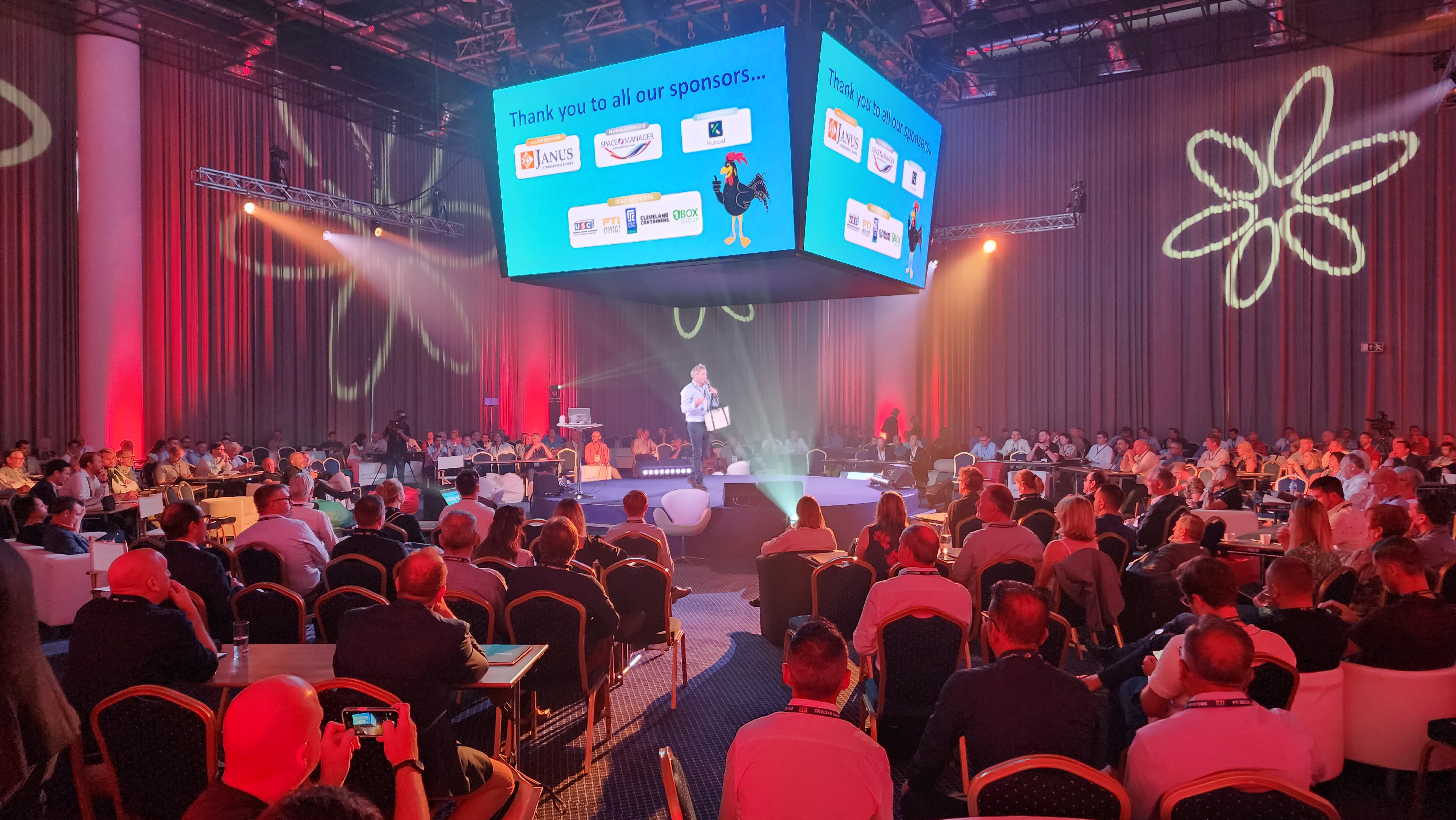 The central stage immersed speakers in the audience.