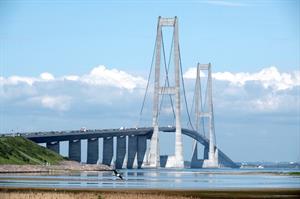 The DKV BOX EUROPE can now also settle bridge tolls in Denmark and Sweden.