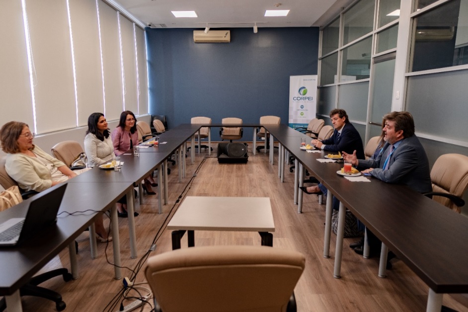 LACMA President Santiago Bosch and Vicente Avalos Vice President of INSA meeting customs