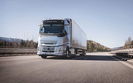 Volvo FH Aero (Green Truck winner) - 445x277