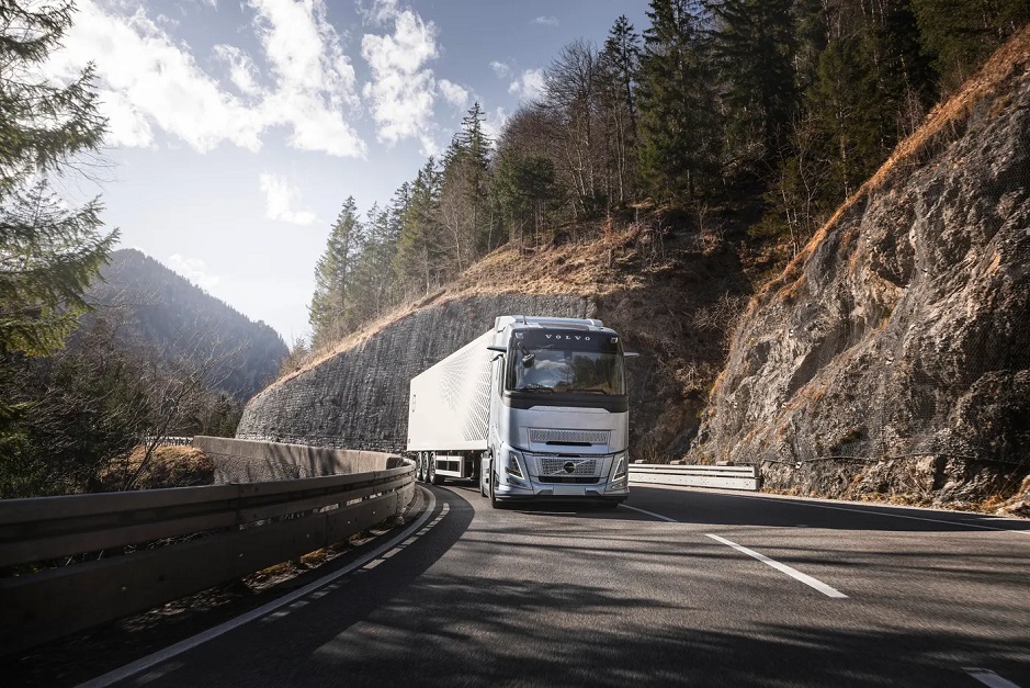 Volvo Trucks continues to pursue multiple pathways to net zero