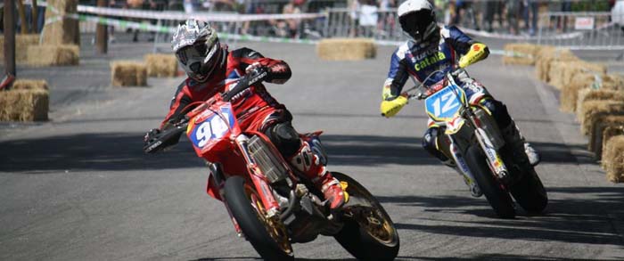 Mat Ford-Dunn leading the SM30 race from Joan Lopez